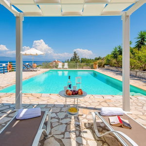 Hotel Villa Dionisis In Paxi cazare Gaios