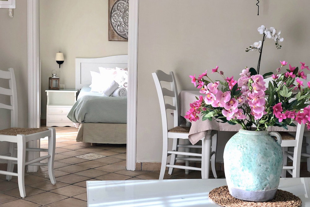 Hotel Sebastians Family Hotel & Taverna