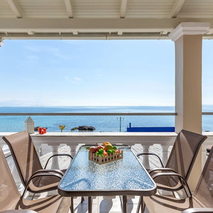 Hotel Albatross Apartments By Konnect, Ipsos cazare Ypsos