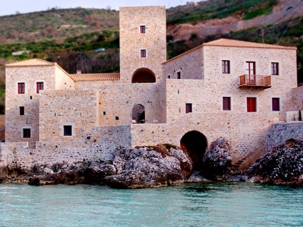Hotel Pirgos Mavromichali