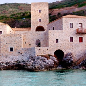 Hotel Pirgos Mavromichali cazare Areopoli