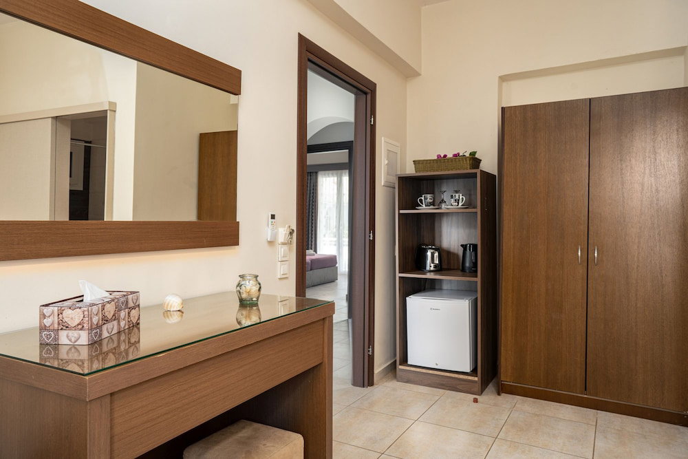 Stathis Rooms