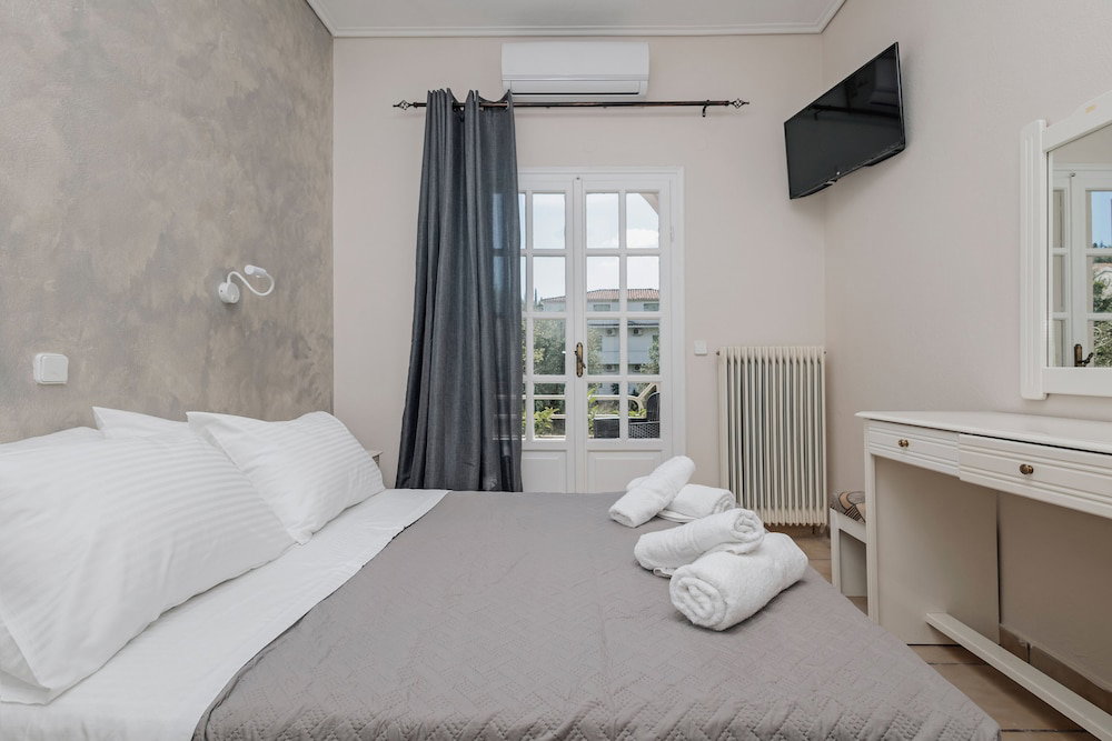 Pelithea Aparthotel