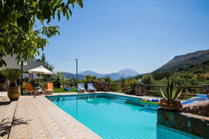 Hotel Eleana cazare Ayios Vasilios