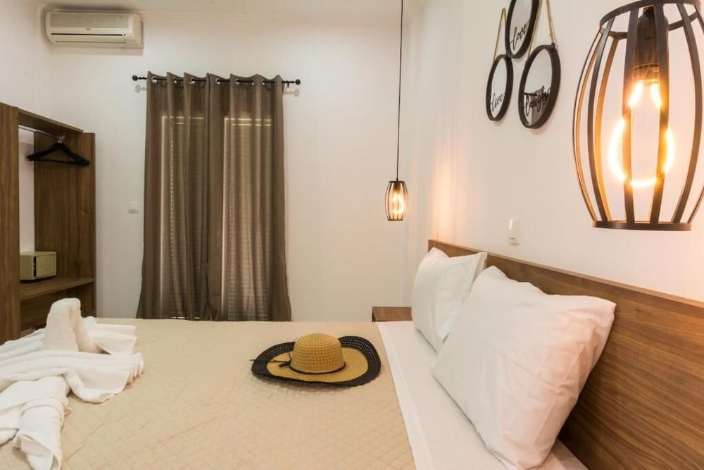 Hotel Euphoria Complex