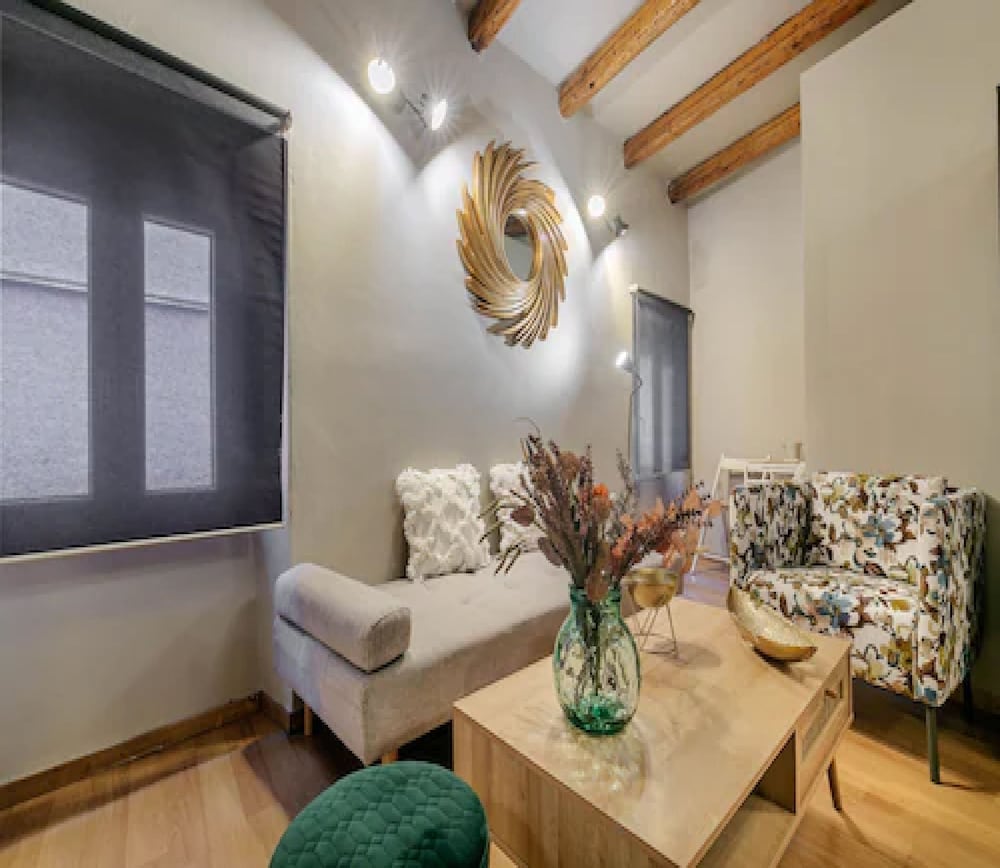 Hotel Venetian Well House By Loc Hospitality