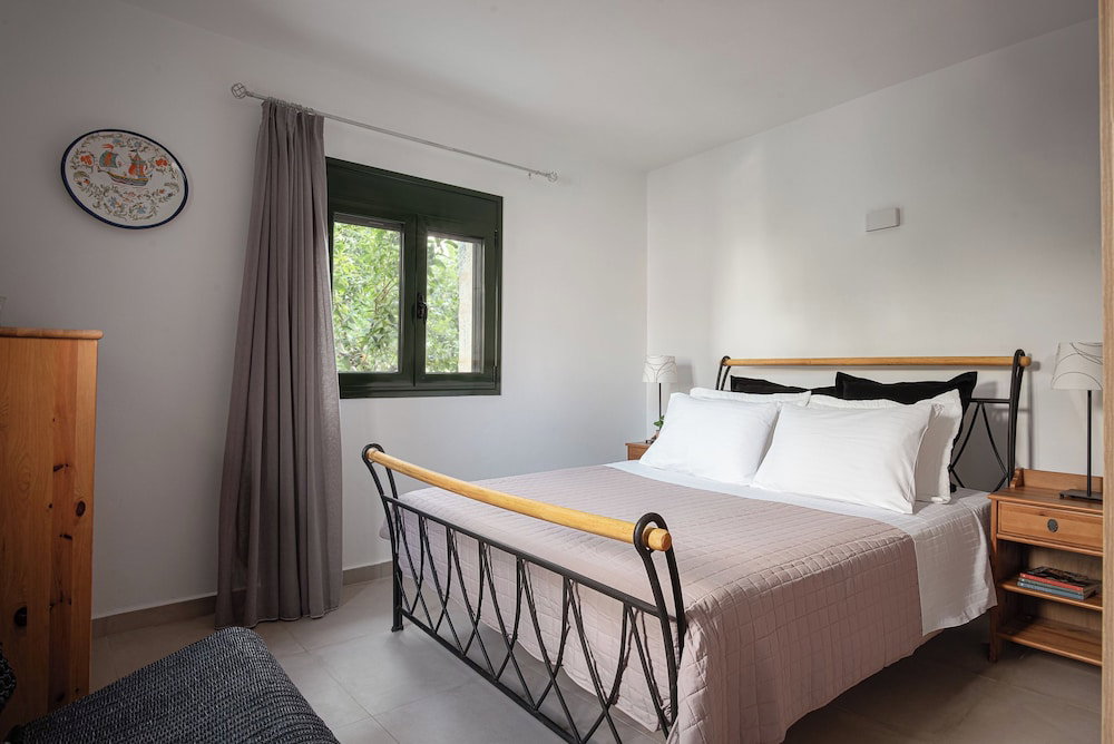 Hotel K Waterfront Residence In Mani