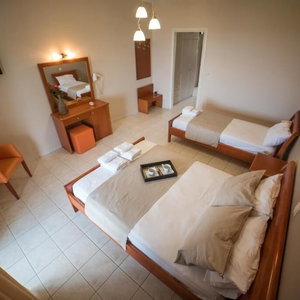 Hotel Manto Studios cazare Leonidio