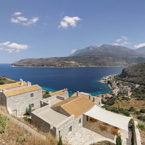 Hotel Trapela Limeni Luxury Suites cazare Areopoli