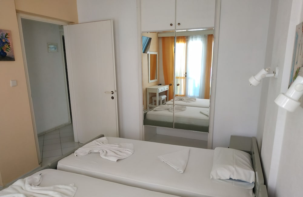 Apartment For 4 Persons Near The Center And The Beach