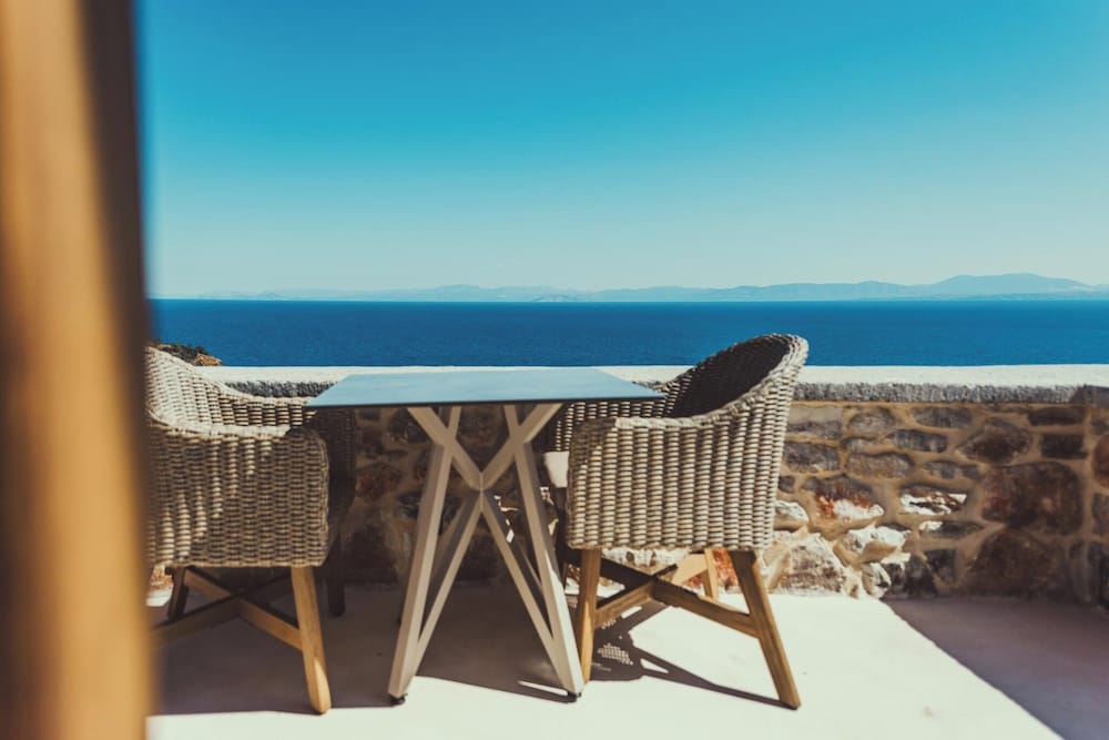 Sampatiki Suites - Seaview Luxury Suites With Breakfast And Spa