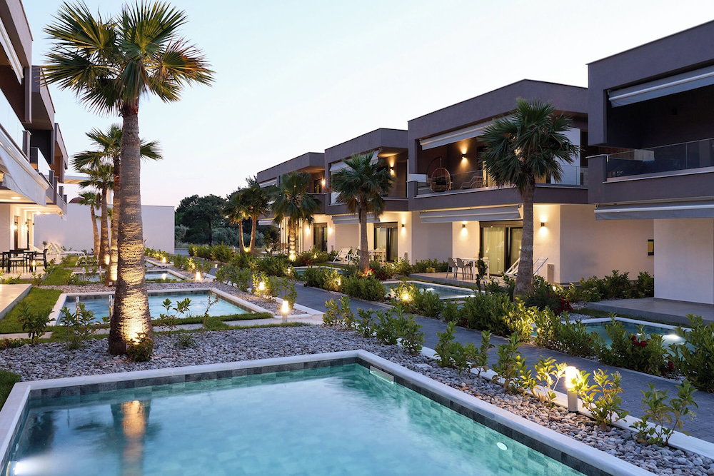 Hotel Emerald Island Residential Complex