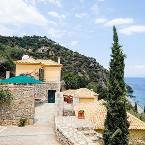 Hotel Serene Villa In Pera Melana Near Sea cazare Leonidio