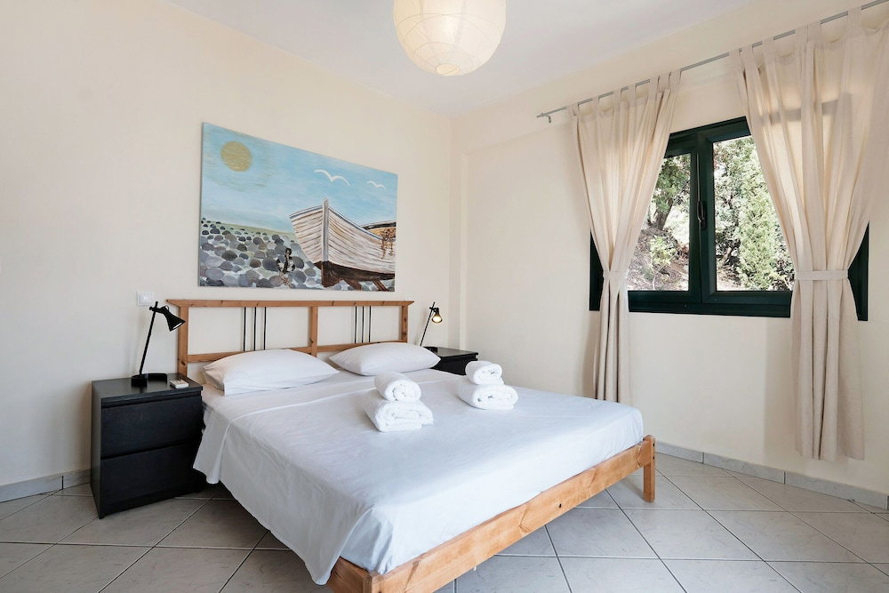 Outstanding Villas In Pera Melana Near Kissakas Beach