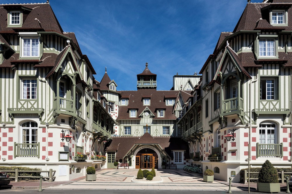 Hotel Hôtel Barrière Le Normandy Deauville