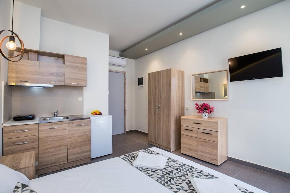 Studios&Apartments Elisabeta