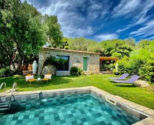 Hotel Les Bergeries De Figari cazare Figari