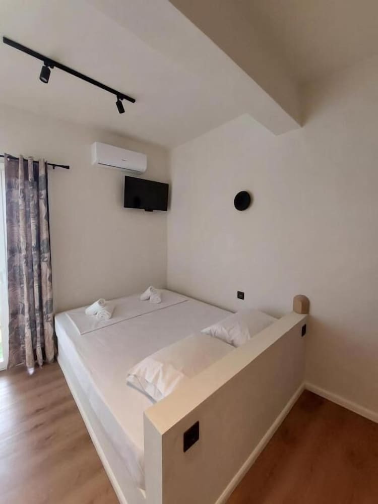 Hotel Chavalon Apartments