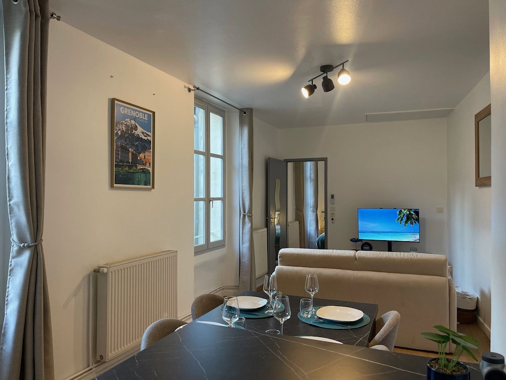 Hotel Les M Riers In Grenoble
