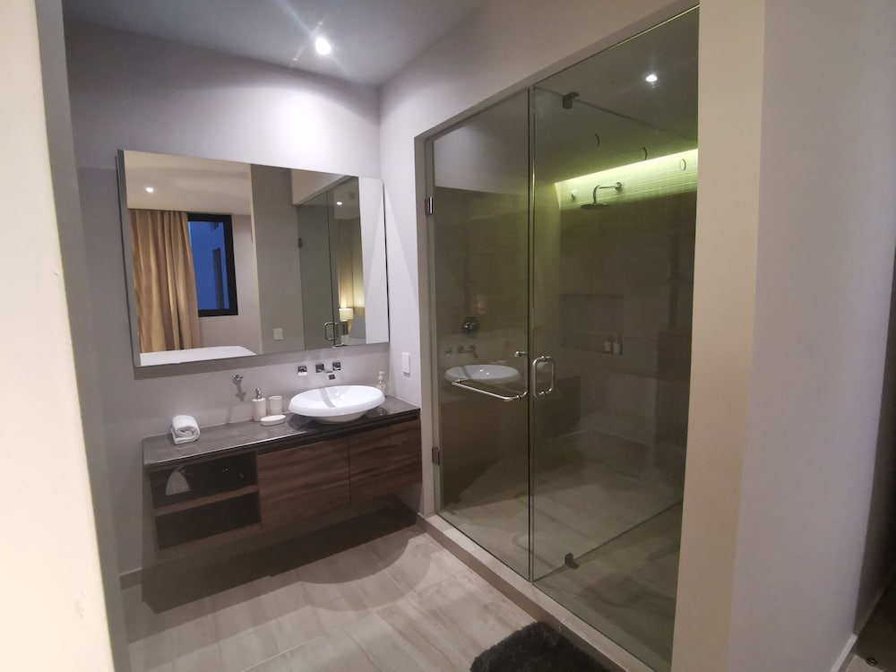 Hotel Kaab At The Park By The Spot Rentals