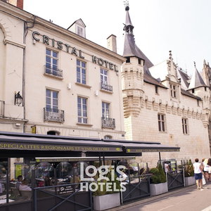 Hotel Logis Hotel Restaurant Cristal cazare Saumur
