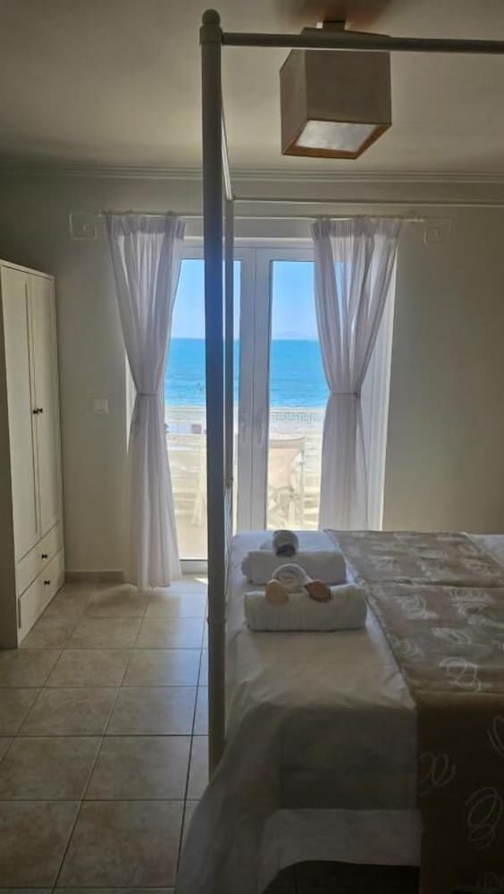 Ammos Rooms
