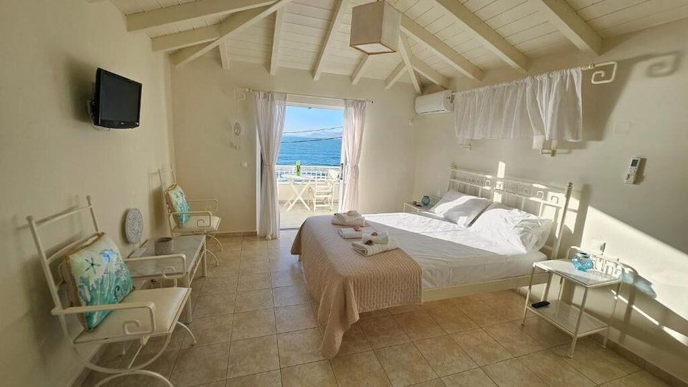 Ammos Rooms