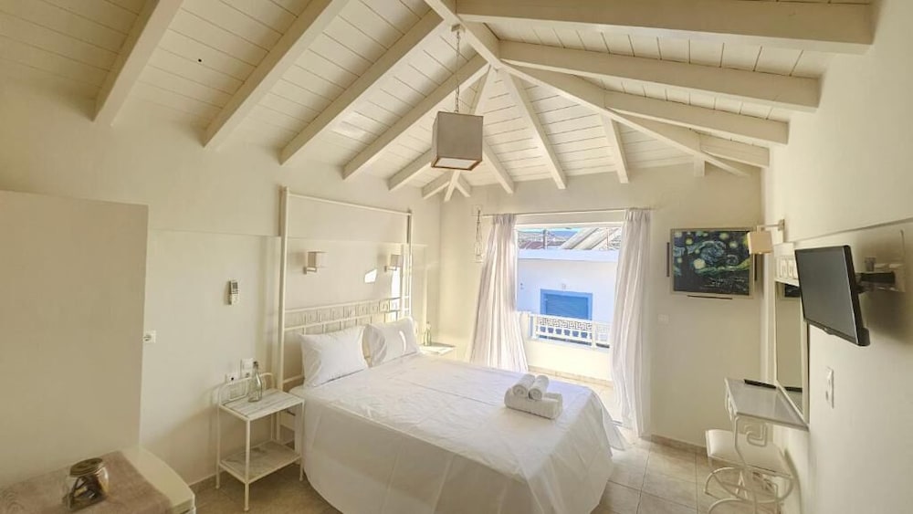 Ammos Rooms