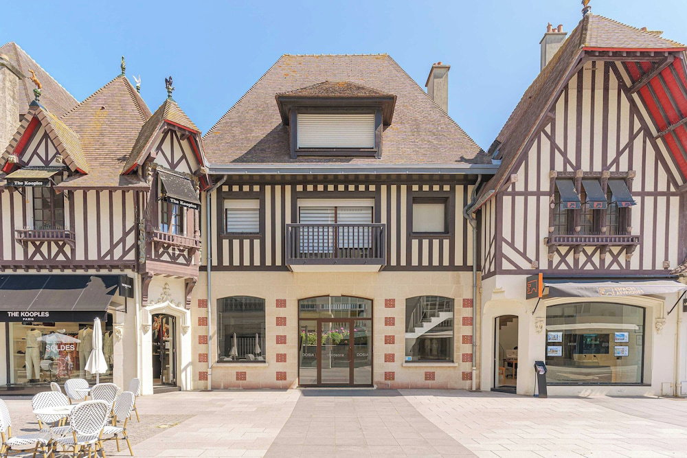 Hotel Charming Apartment With Balcony 3Br/6P - Deauville