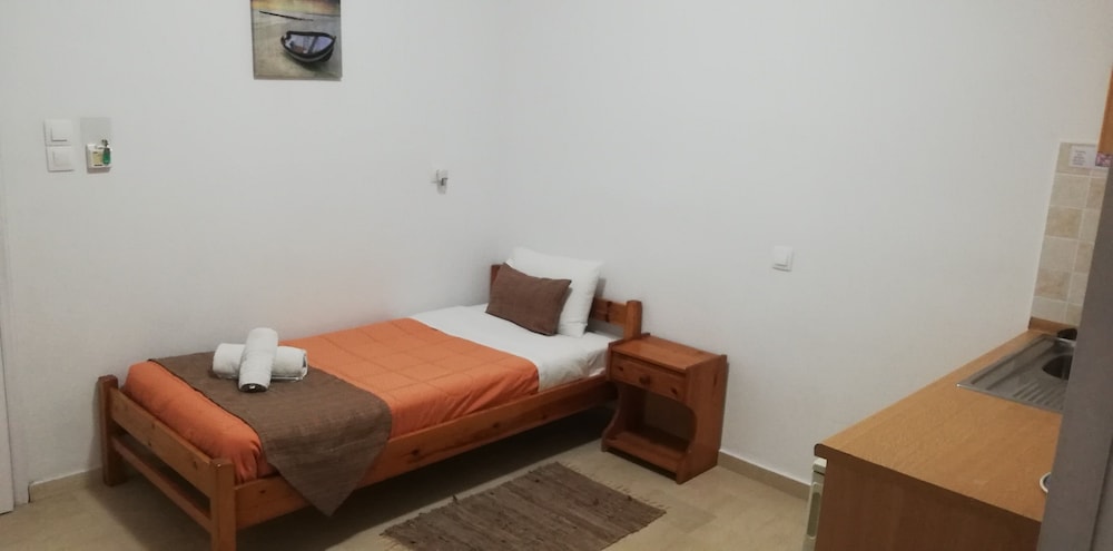 Likourgos Beach Apartments