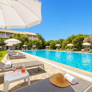 Hotel Kosmas Apartments cazare Roda