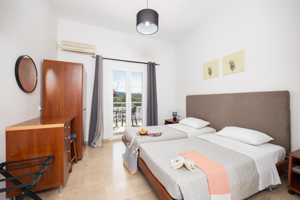 Kosmas Apartments