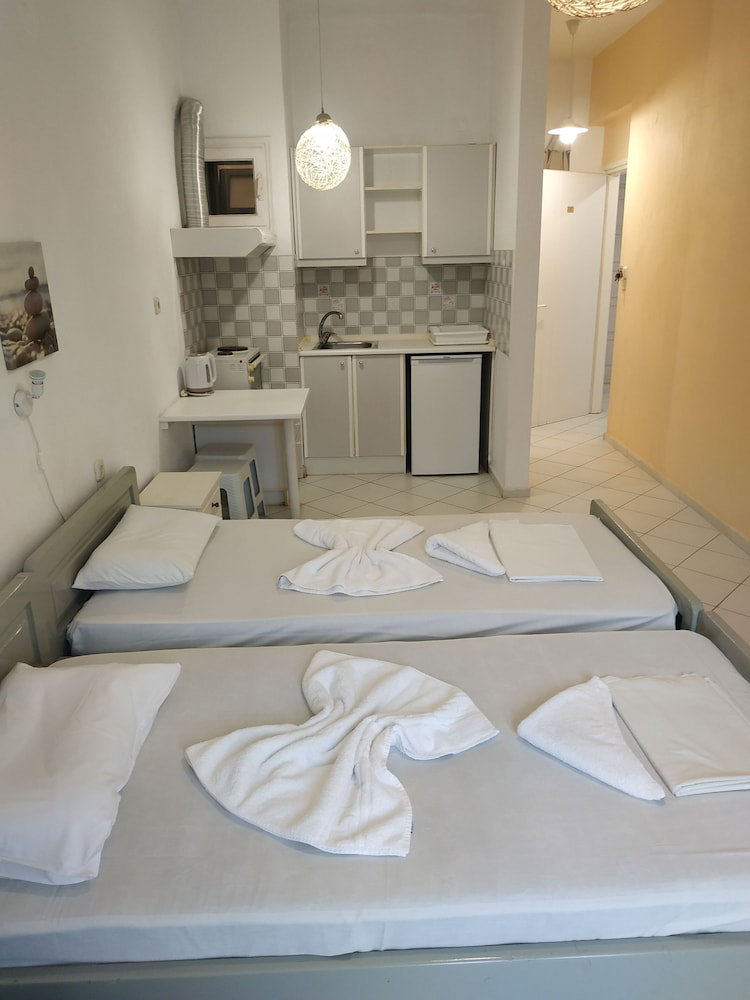 Renia Studios -Studio For 2 Plus 1 Pers With A Swimming Pool