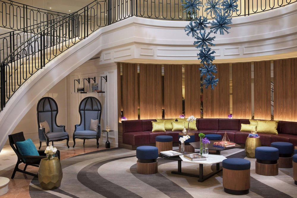 Hotel Renaissance Paris La Defense Hotel