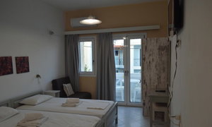 Hotel Renia Studios Standard Studio Overlooking The Swimming Pool 8 cazare Agia Pelagia