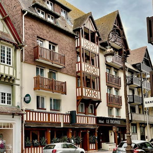 Hotel Le Trophée Boutique Hôtel Spa - La Loggia Appart'hôtel cazare Deauville