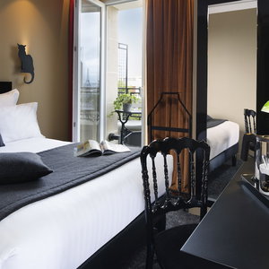 Hotel Hôtel Le Chat Noir cazare Saint-Ouen
