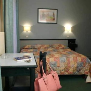 Sejur Hotel Printania Porte De Versailles vacanta Saint-Lambert-du-Lattay