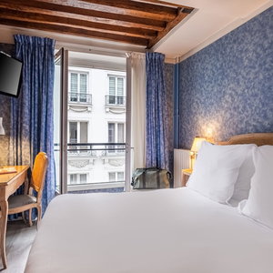 Hotel Hôtel Baudelaire Opéra cazare Gaillon