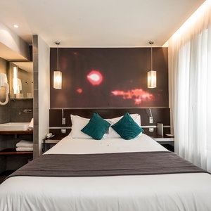 Hotel Hotel Lumières Montmartre Paris cazare Saint-Ouen