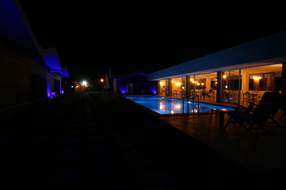 Hotel La Vida Otel