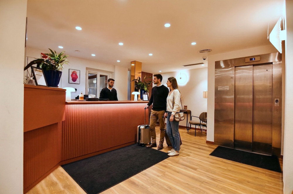 Agate Hotel