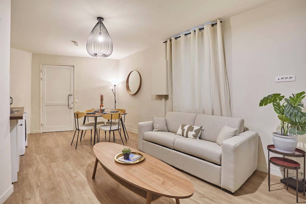 Hotel Apartment Exposition Center