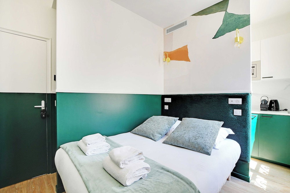 Cosy Cocoon For 2P With A/C - Near Montmartre