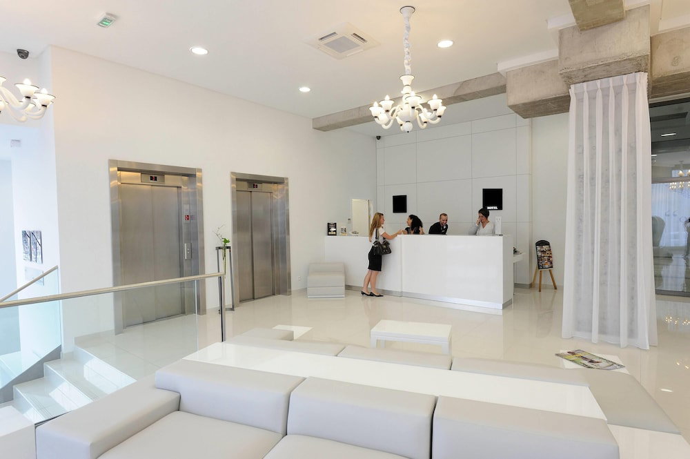 Kyriad Prestige Perpignan Centre Gare