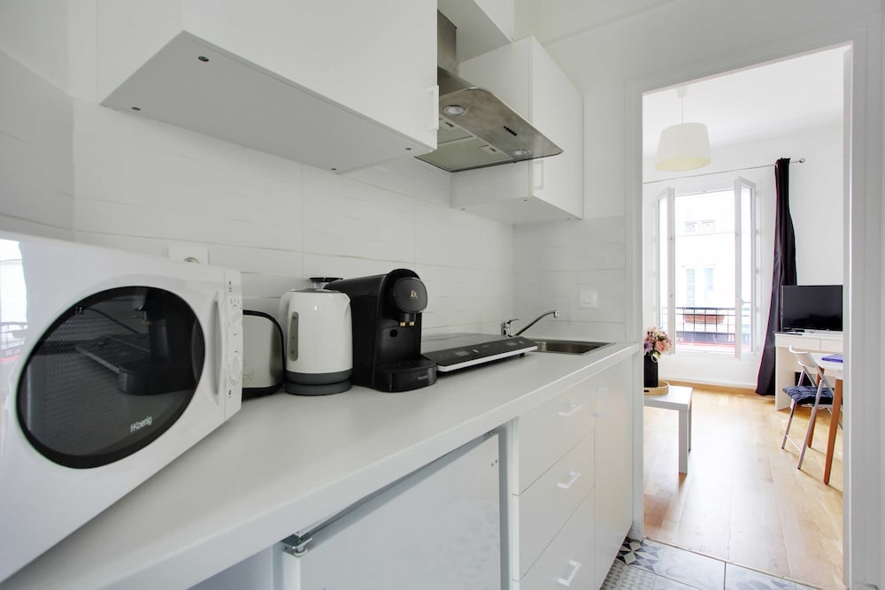 Hotel Lovely Studio For 2 People - Levallois-Perret