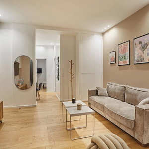 Hotel Charming Apartment - Center Of Paris cazare Saint-Vincent-de-Paul