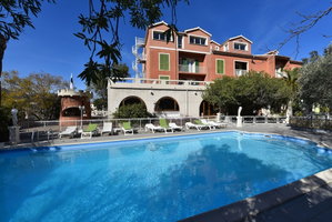 Hotel Hôtel Castellu Rossu cazare Lucciana
