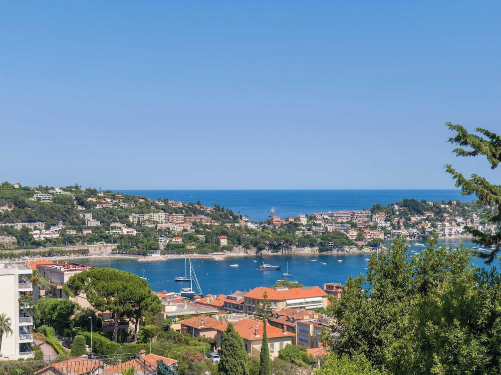Exceptional Apartment With Terrace & Sea View