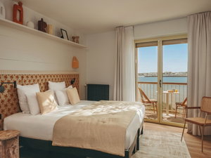 Hotel Hôtel Les Brises cazare La Rochelle